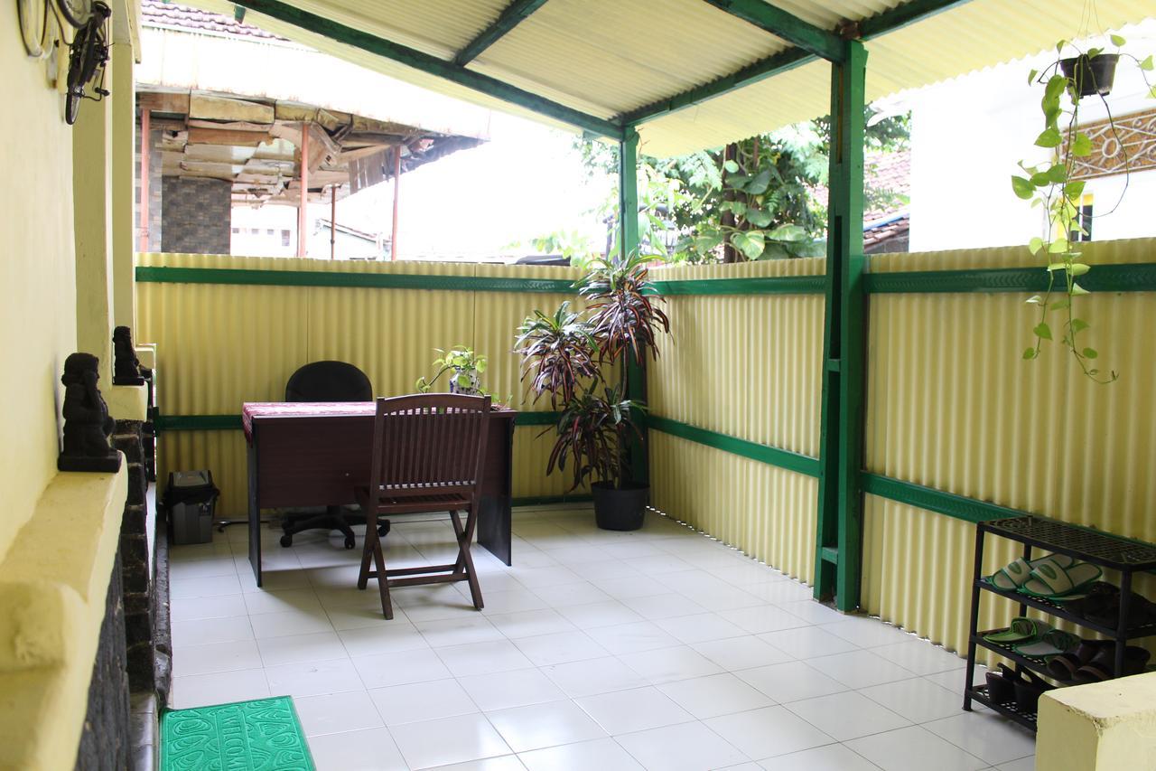 D'Santoso Homestay Yogyakarta Extérieur photo